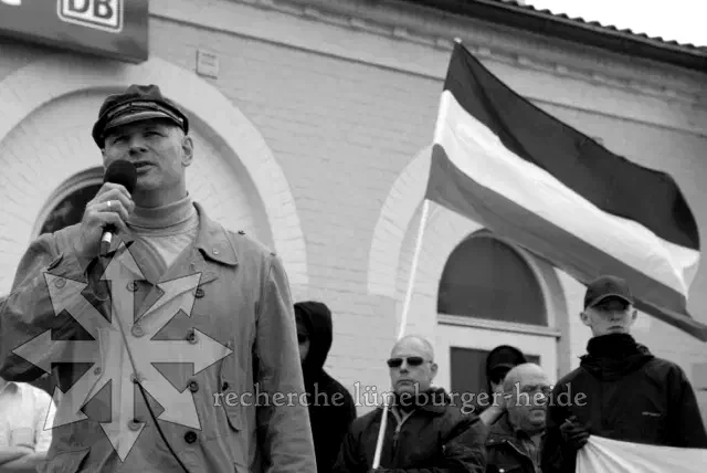 06.06.2009 / Itzehoe: Kundgebung von ca. 30 Neonazis