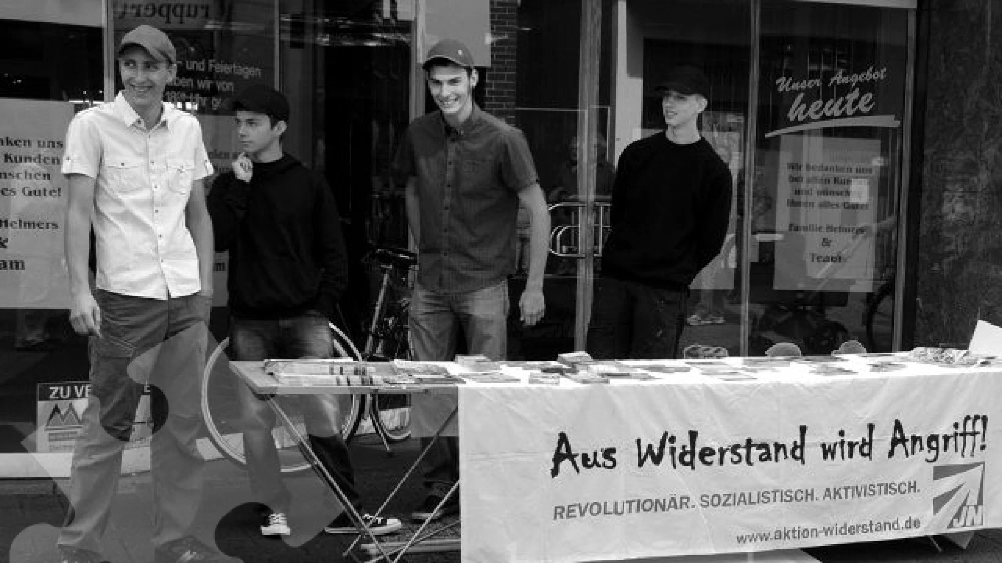 29.08.2009 / Delmenhorst: Propagandastand der "Jungen Nationaldemokraten"