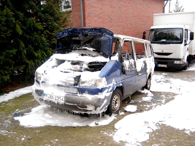Brandanschlag auf NPD-Fahrzeuge in Schneverdingen