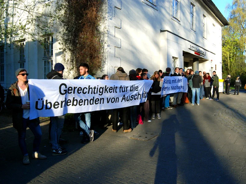 Versuchte Provokation von Neonazis beim Auschwitz-Prozess in Lüneburg