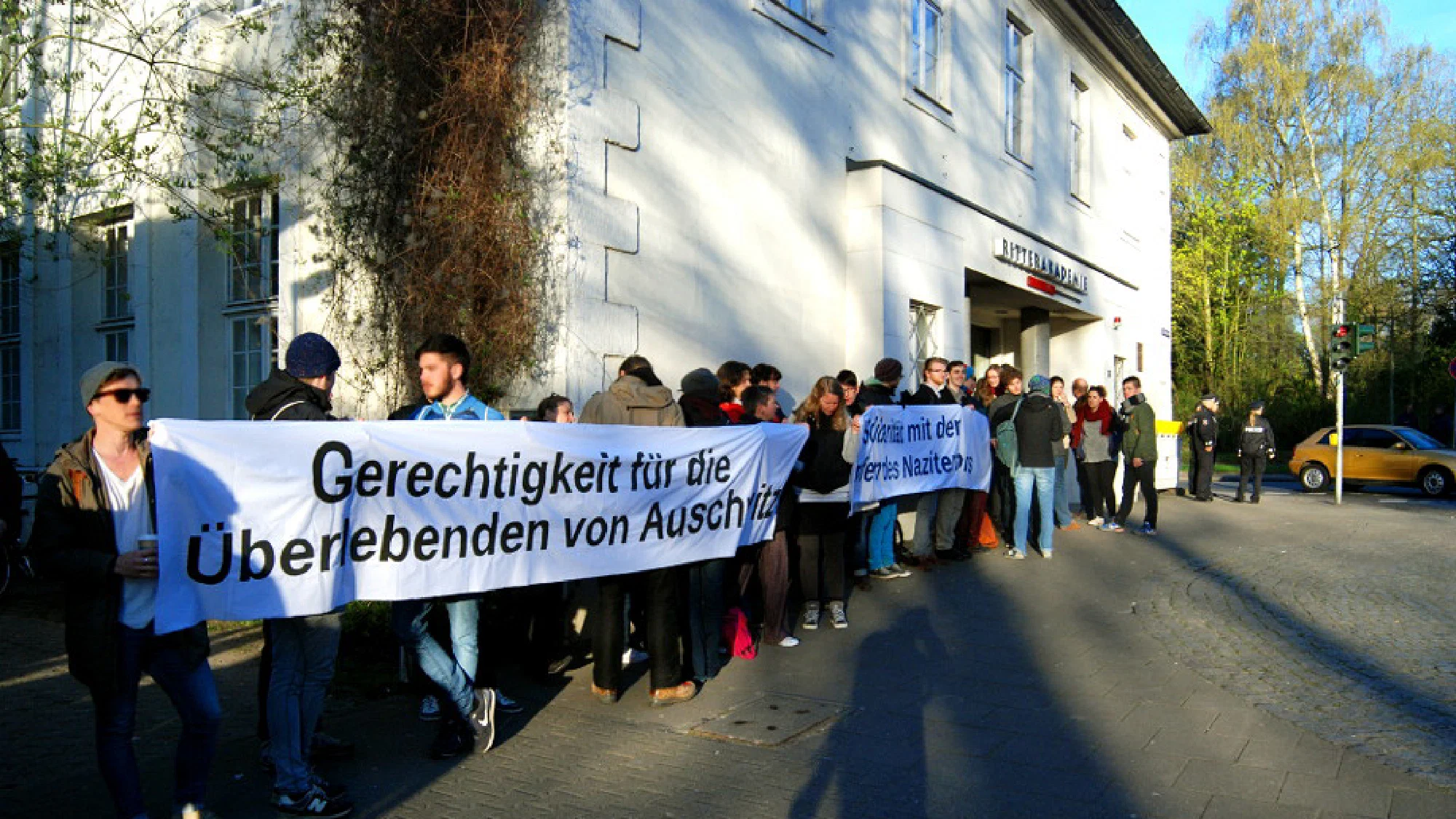 Versuchte Provokation von Neonazis beim Auschwitz-Prozess in Lüneburg
