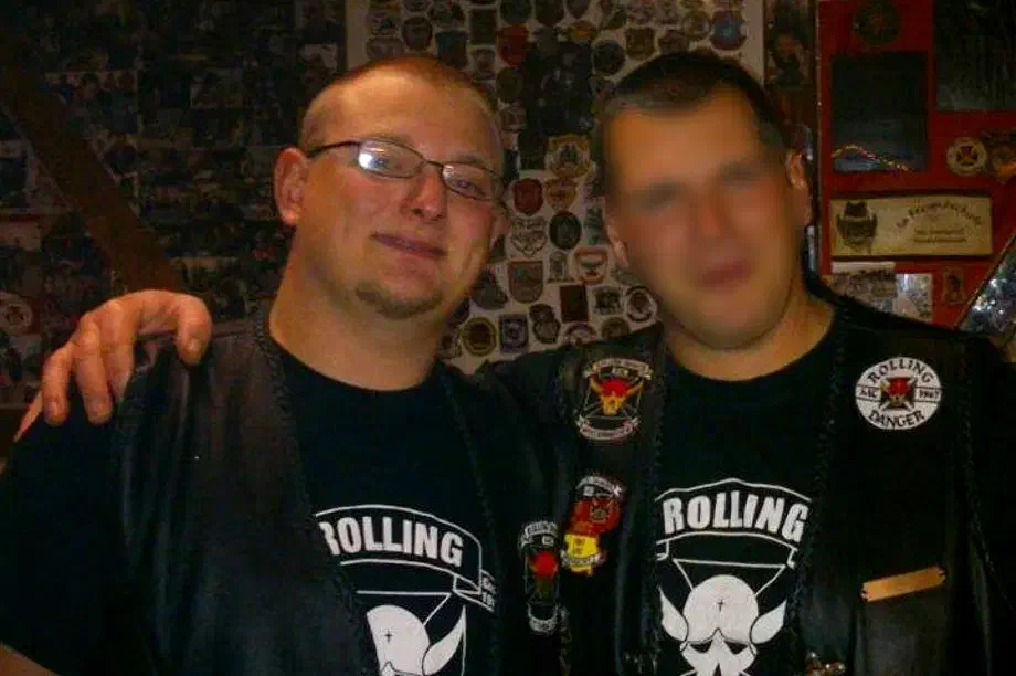 Mitglieder der "Oldschool Society" agierten nicht nur im Zusammenhang mit der Neonazi- und Hooliganszene sondern wie dieses Mitglied im Kontext eines Rockerclubs