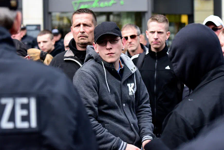 Bei beiden Netzwerken handelt es sich um gewaltorientierte Neonazis.