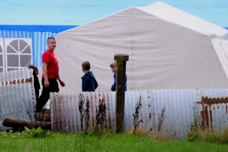 Auch am vergangenen Samstag in Eschede waren bvereits Kleinkinder zugegen, versorgt und betreut von militanten Neonazis.