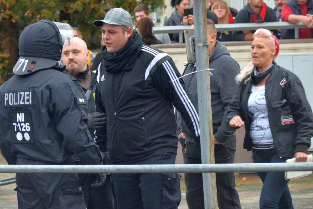 Auch der Wilhelmshavener Kevin O. kann nur schwer beruhigt werden.