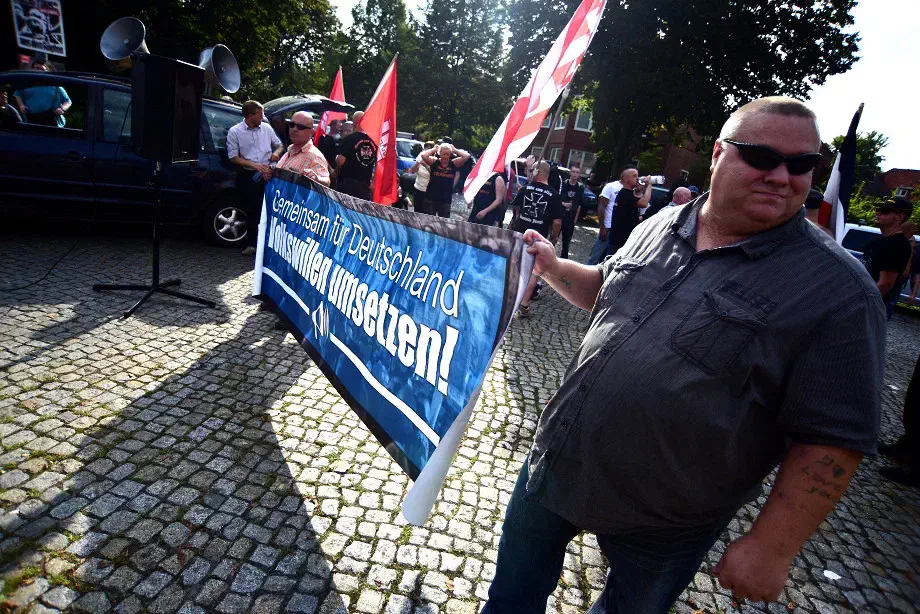 Die Veranstaltung lief unter dem Label "Gemeinsam für Deutschland" (GfD). Unter besagtem Label versuchen Neonazis aus Norddeutschland (Hamburg, Schleswig-Holstein, Niedersachsen und dem östlichen Mecklenburg-Vorpommern) neue Vernetzungsstrukturen zu etablieren.