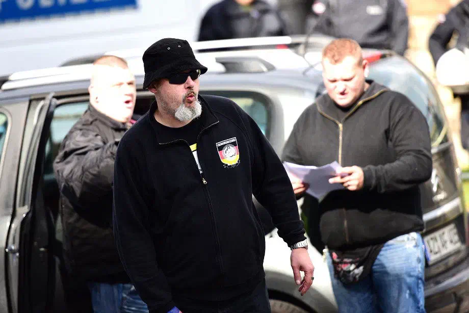 Organisatorisch traten zu diesem Zeitpunkt vor allem Bremer GSD Aktivist*innen in Erscheinung. Auch Michael Hampe aus Bremen, einer der Organisatoren des GSD-eigenen Ordnerdienstes war am 08.10.2016 in Dortmund vor Ort.