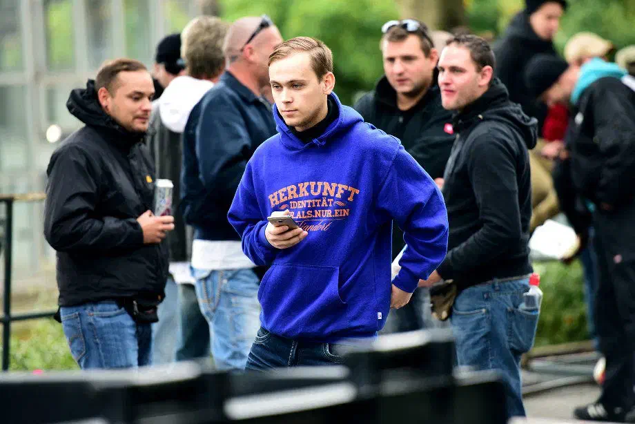 Auch die NPD-Jugendorganisation "Junge Nationaldemokraten" waren zu Beginn der Kundgebung mit einem Mitglied vertreten. 