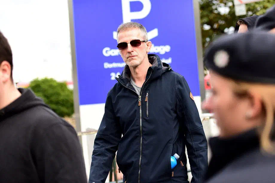 Der langjährige Neonazifunktionär Markus Privenau aus Bremen. Privenau bewegt sich derzeit im Kontext der neonazistischen Partei "Die Rechte" in Bremen und versuchte in den vergangenen Jahren, relativ erfolglos, eine Landesgruppe der antisemitischen Gruppierung "Europäische Aktion" in dem kleinen Bundesland aufzubauen. 