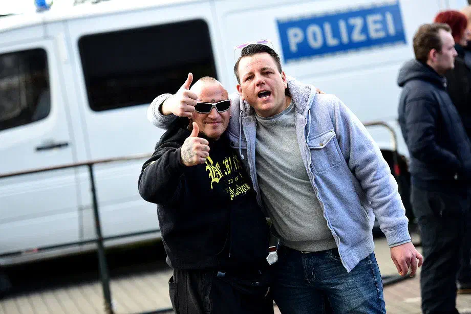 Rechts: Dominik Rösler, seines Zeichens ehemaliger GSD-Pressesprecher