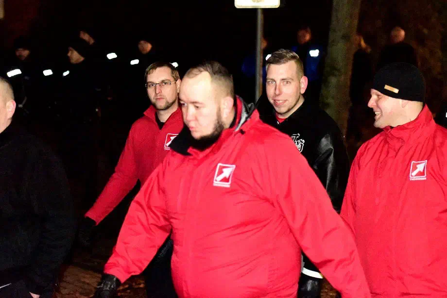 Auffällig war die hohe Beteiligung von Spitzenfunktionären der Neonazipartei. So fand sich nahezu die gesamte bundesweite Führungsspitze der Partei am vergangenen Samstag in Nienburg ein.