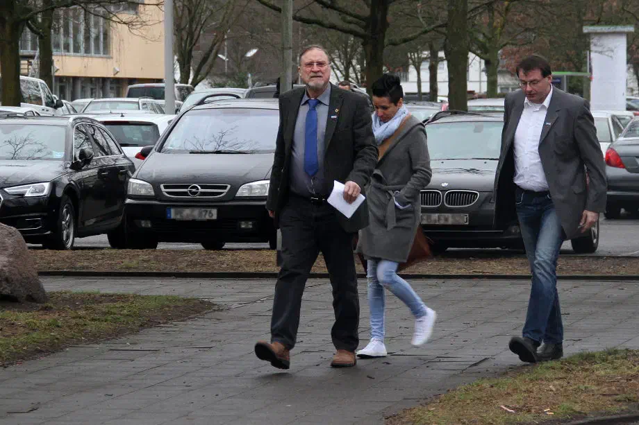 Mitglieder der AfD-Niedersachsen bei der Anreise am vergangenen Wochenende in Hannover.