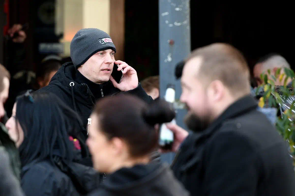 Nachdem abzusehen war, das die geplante Veranstaltung in der Stadthalle von Wetzlar nicht mehr stattfinden würde, versuchten die angereisten Neonazis einen Ausweichort zu organisieren. Insbesondere die Anwesenheit der im Vorfeld angekündigten Rechtsrockbands deutete auf eine solche Ausweichveranstaltung hin.