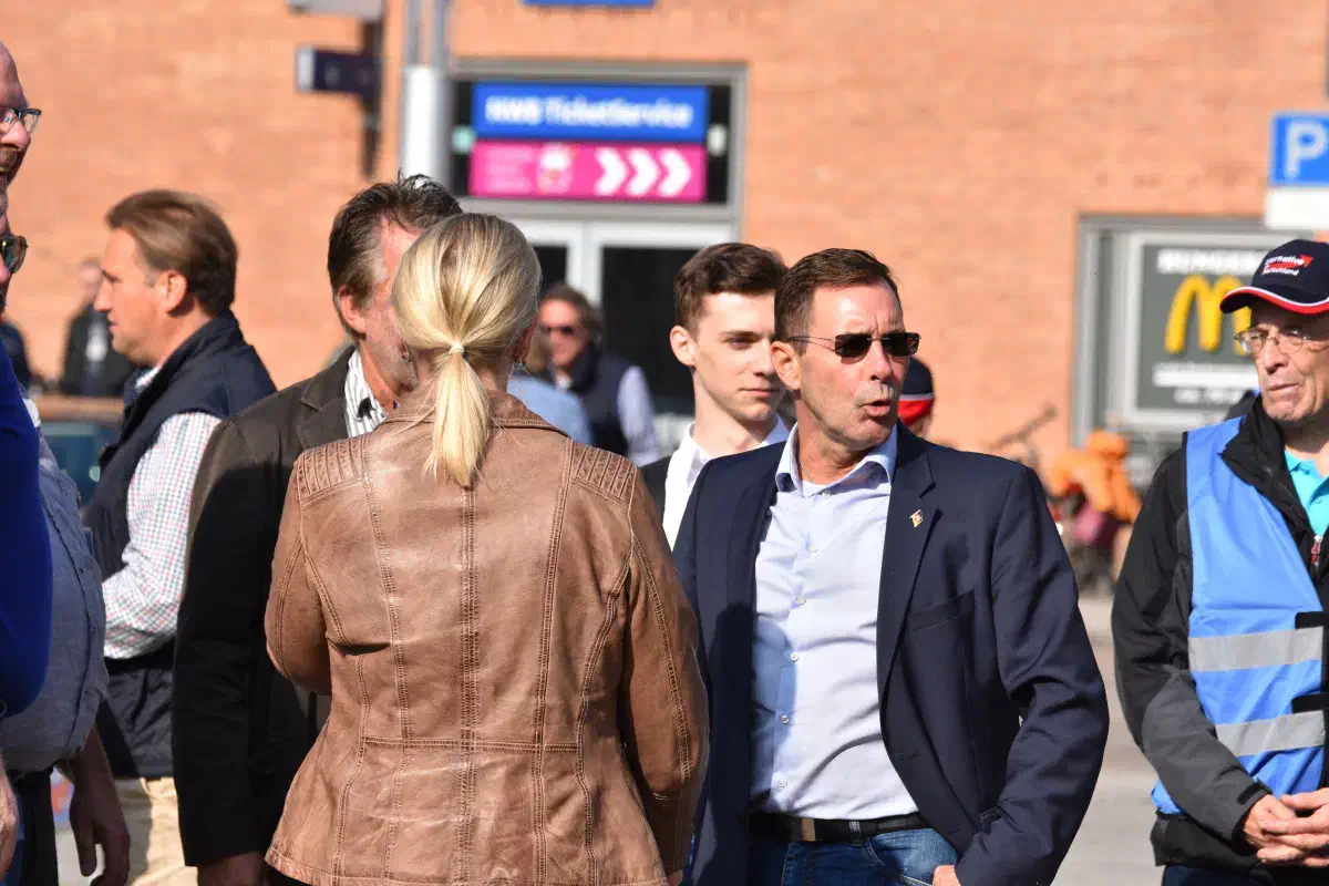 Einer der angekündigten Redner der Demonstraiton, der Edewechter Landtagsabgeordnete Jens Ahrens.