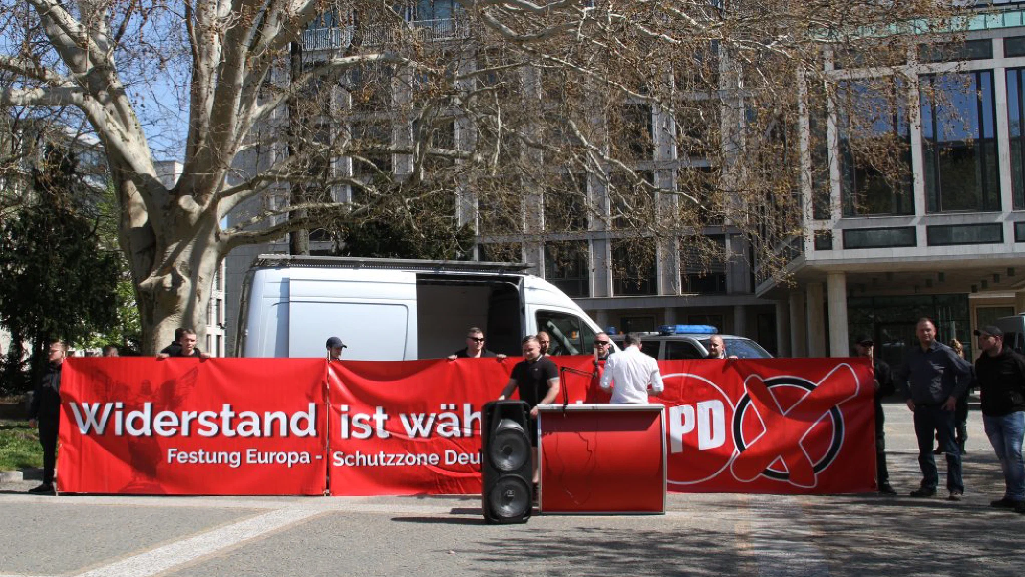 "Marginale Opposition" – NPD-Wahlkampfauftakt in Hannover