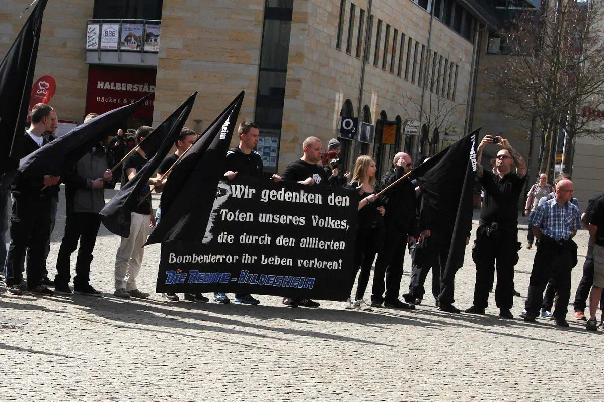 Die damaligen Strukturen um Johannes Welge entwickelten für kurze Zeit einige Aktivitäten, besuchten auch auswärtige Aufmärsche wie hier 2015 in Halberstadt. Aber diese Euphorie dauerte nicht lange an.  Welge war – nicht zuletzt aufgrund seines übermäßigen Alkoholkonsums- als Kreisvorsitzender nicht mehr tragbar. Ein Versuch mit neuer Führung weiterzumachen, wurde ebenfalls nach kürzester Zeit beendet.