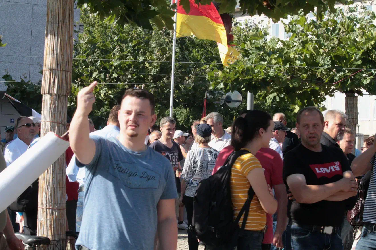 ebenfalls auf Video.
