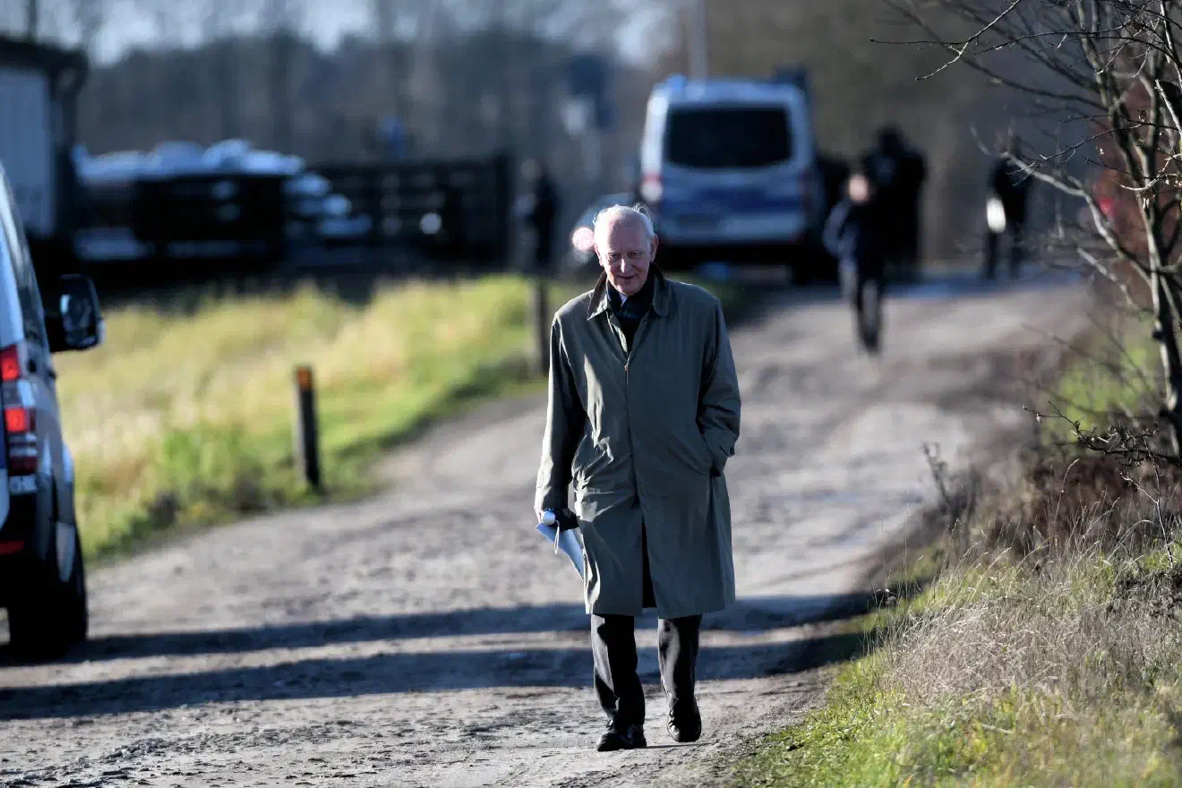 Oder auch zu Fuß. Wie hier Ulrich Eigenfeld, der ehemalige Landesvorsitzende der NPD-Niedersachsen.