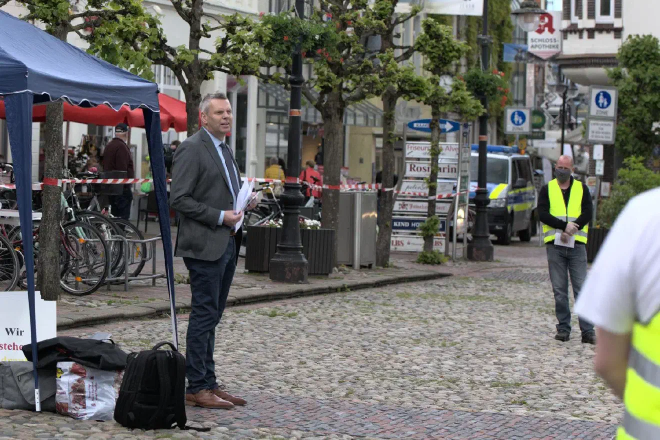 Als Hauptredner trat der Landtagsabgeordnete für den Landkreis Oldenburg Harm Rykena auf.