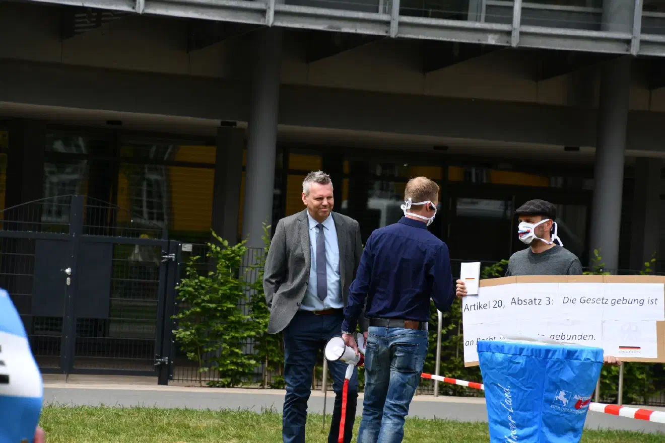 Harm Rykena, der zuvor schon in Jever sprach, war extra noch nach Osnabrück gekommen.