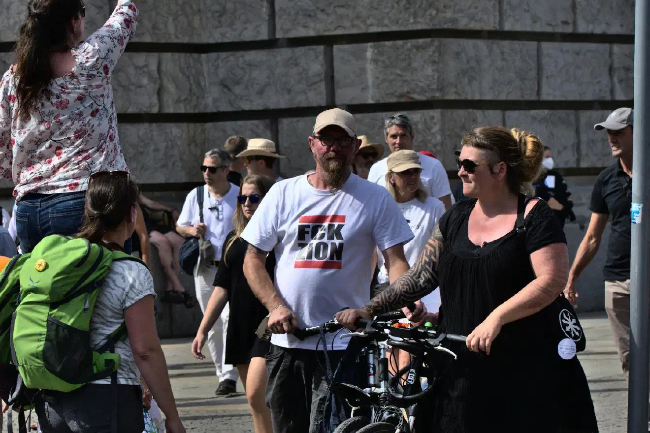 Antisemitische Ansichten wurden teils offen zur Schau gestellt.