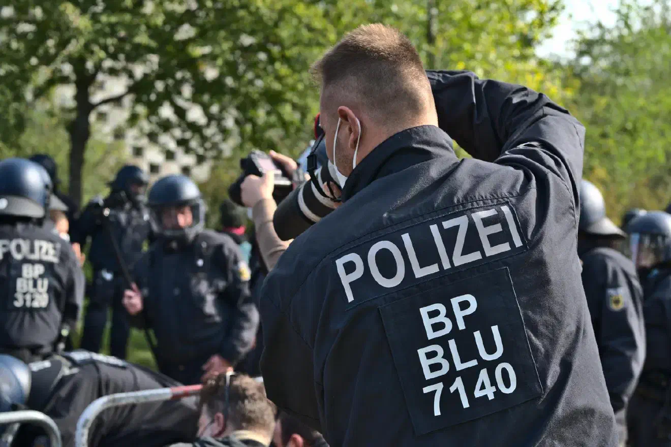 Die Proteste am Startpunkt der Demonstration wurden teils gewaltsam geräumt.