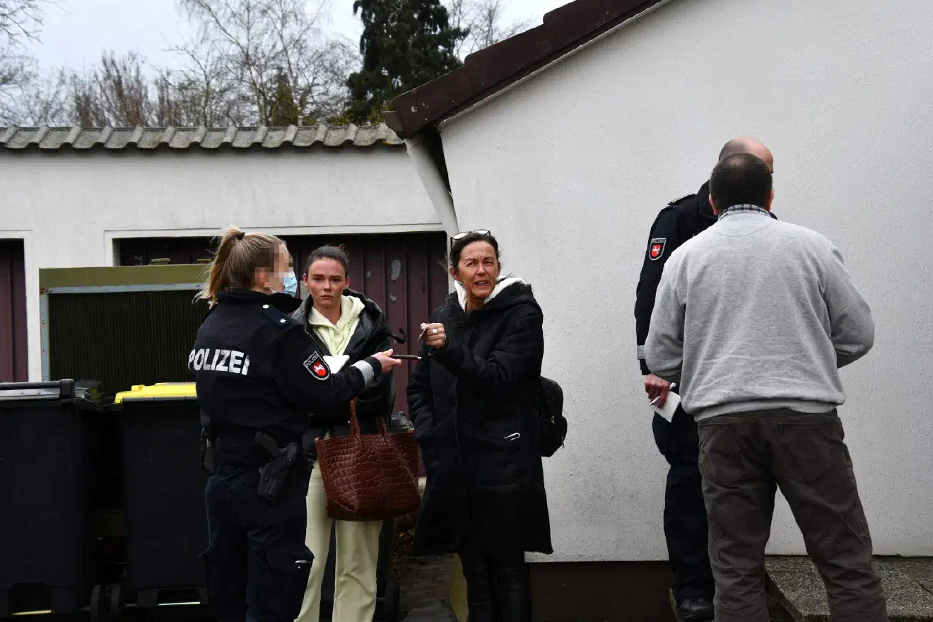 Konkrete Platzverweise wurden nicht erteilt - da der Forderung sich vom Ort des Geschehens zu entfernen, nachgekommen wurde.