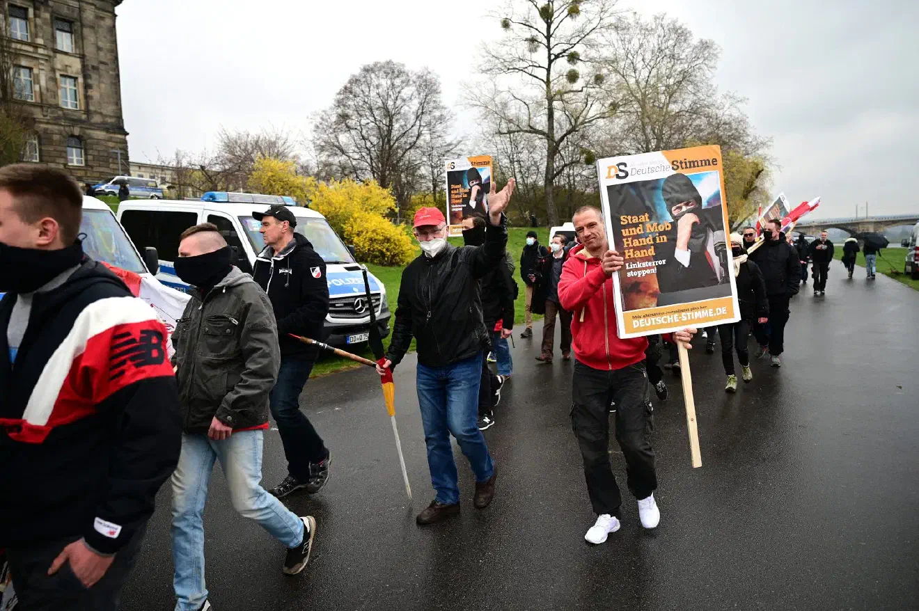 Die Versuche der JN aus den Geschehnissen politisches Kapital zu schlagen, sind bislang von überschaubarem Erfolg gekrönt.