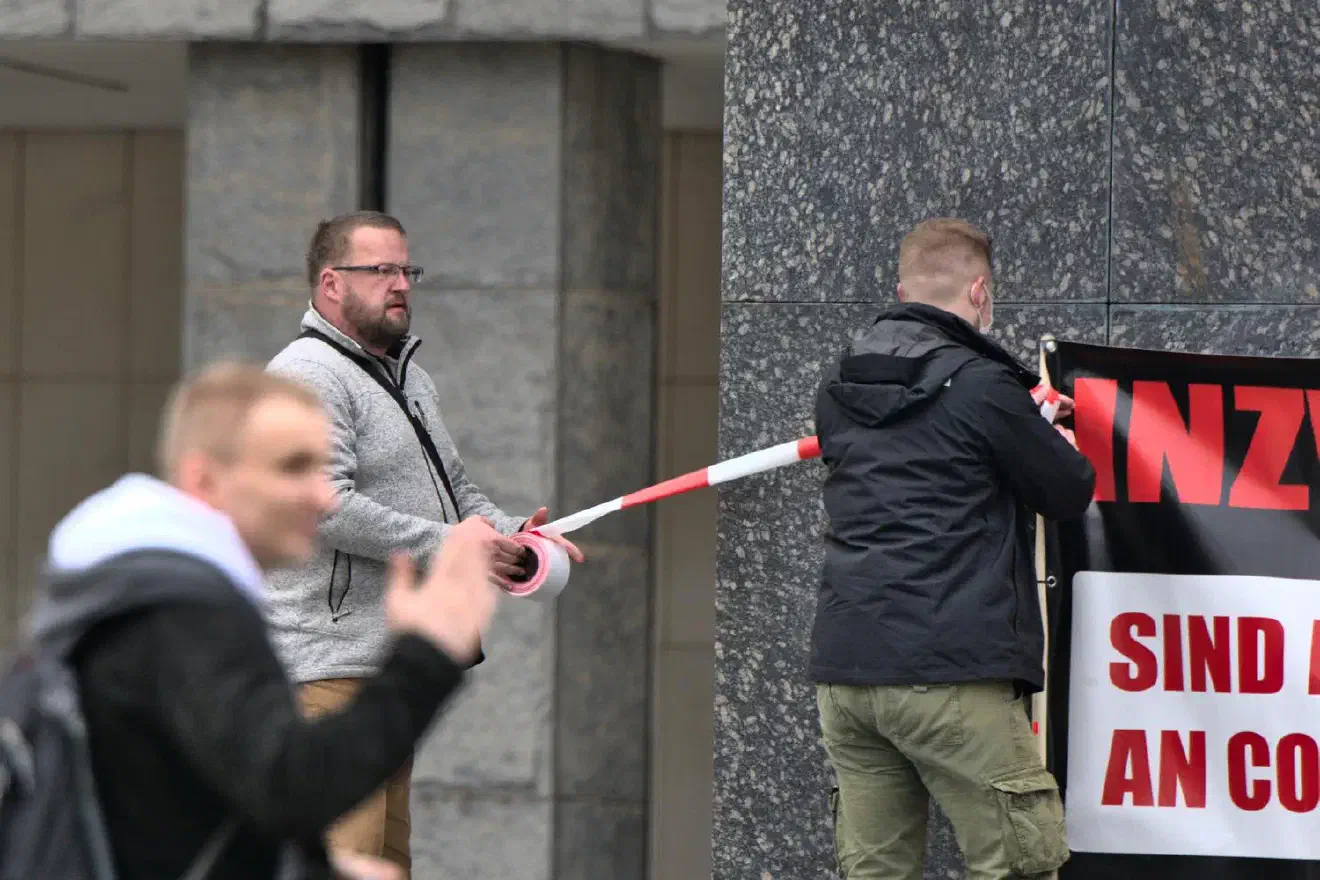 Im Umfeld der Veranstaltung kam es zu einigen Zwischenfällen, die durch neonazistische Sportgruppen ausgelöst worden sind. Diese wurde in den öffentlichen Kanälen der Partei verharmlost.