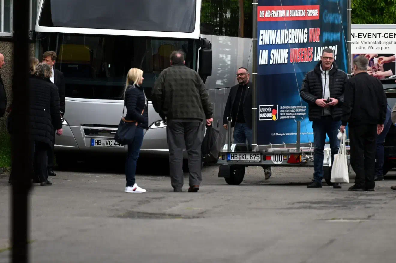 Insbesondere der ehemalige Vorsitzende Frank Magnitz (Bildmitte) und seine Entourage verstanden es in den vergangenen Jahren immer wieder die Parteistrukturen im Bundesland zu destabilisieren.