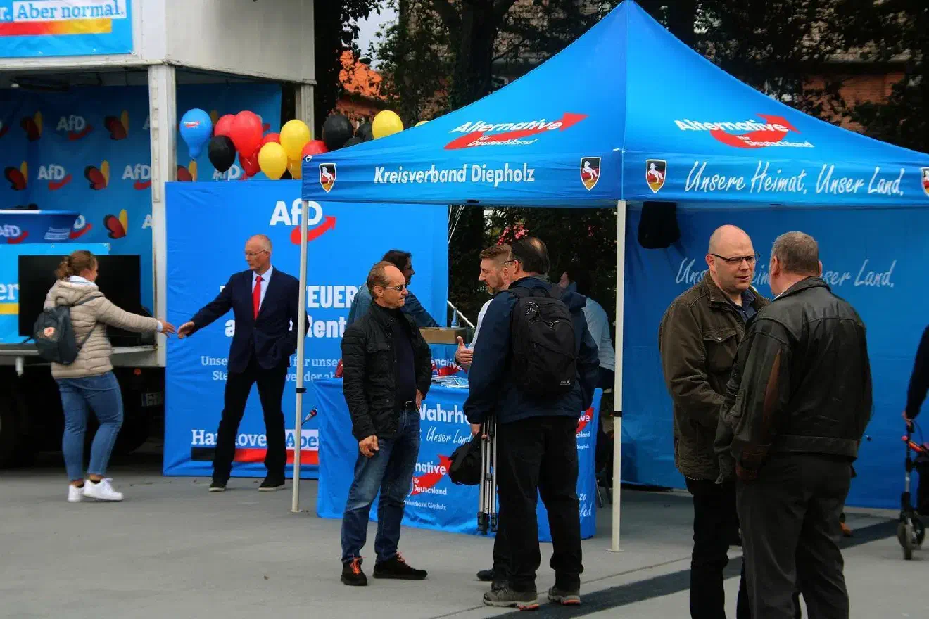 Auf dieser Kundgebung wollten sich die Kandidaten aus der Region Hannover zur Kommunal- und Bundestagswahl vorstellen. Hauptthemen in den zahlreichen Redebeiträgen waren immer wieder die Coronamaßnahmen sowie der Klimawandel.