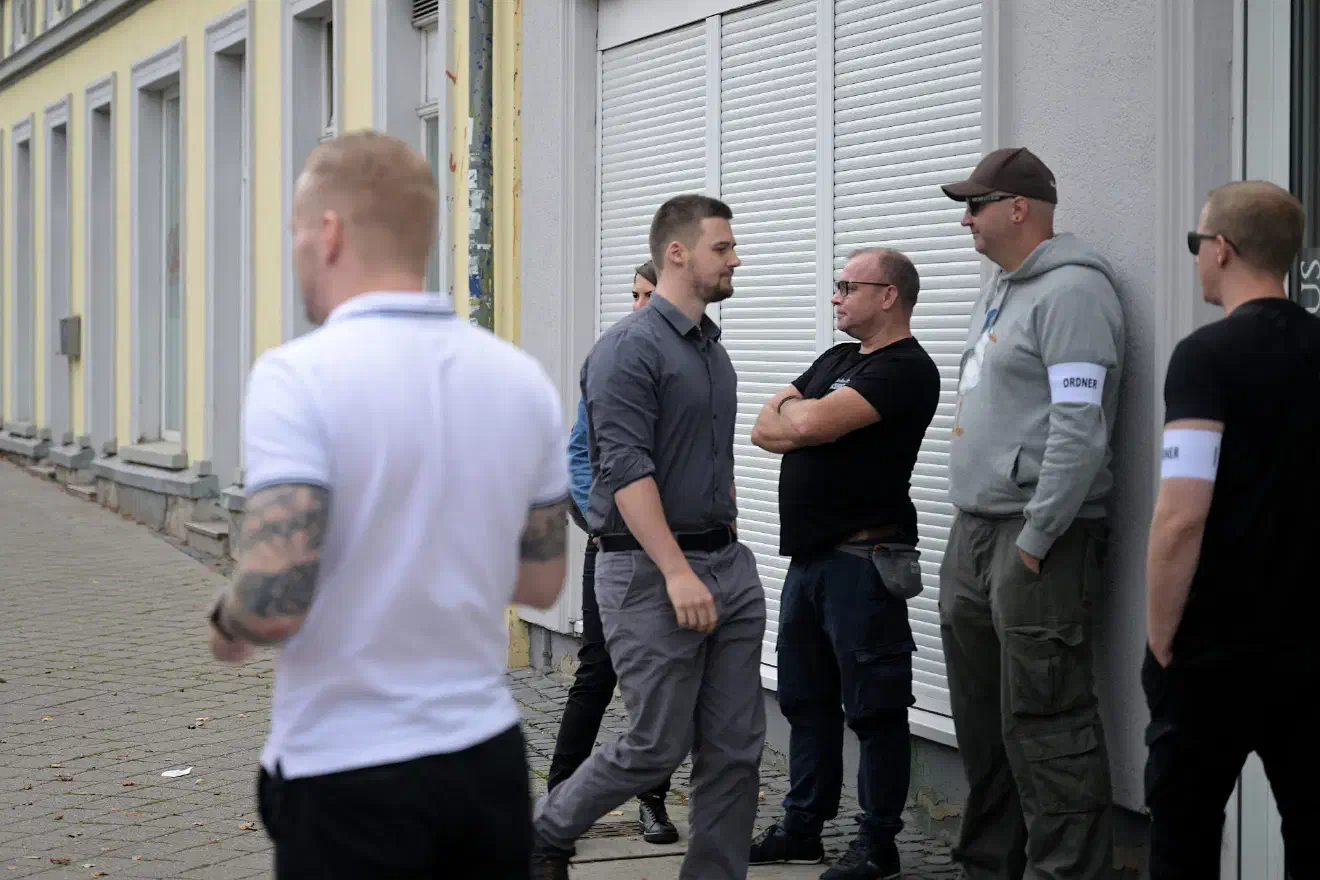 Mit Victor Brühl (Bildmitte) war auch ein Mitglied des aktuellen JN-Bundesvorstands nach Eisenach gereist.
