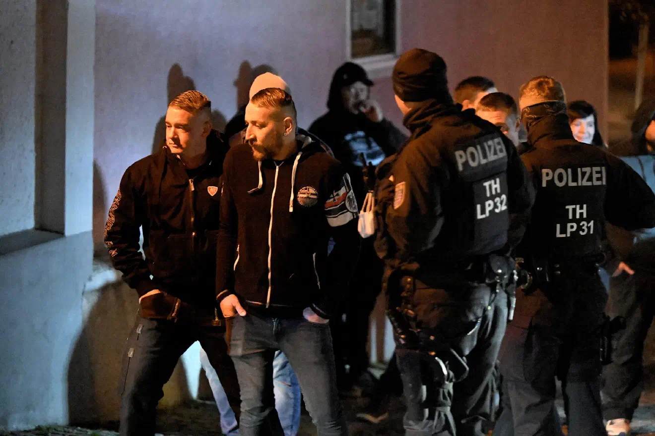 Zu der "Liederabend" am vergangenen Samstag reisten etwa 60 Personen aus den Strukturen der extremen Rechten und militanten Neonaziszene nach Eisenach.
