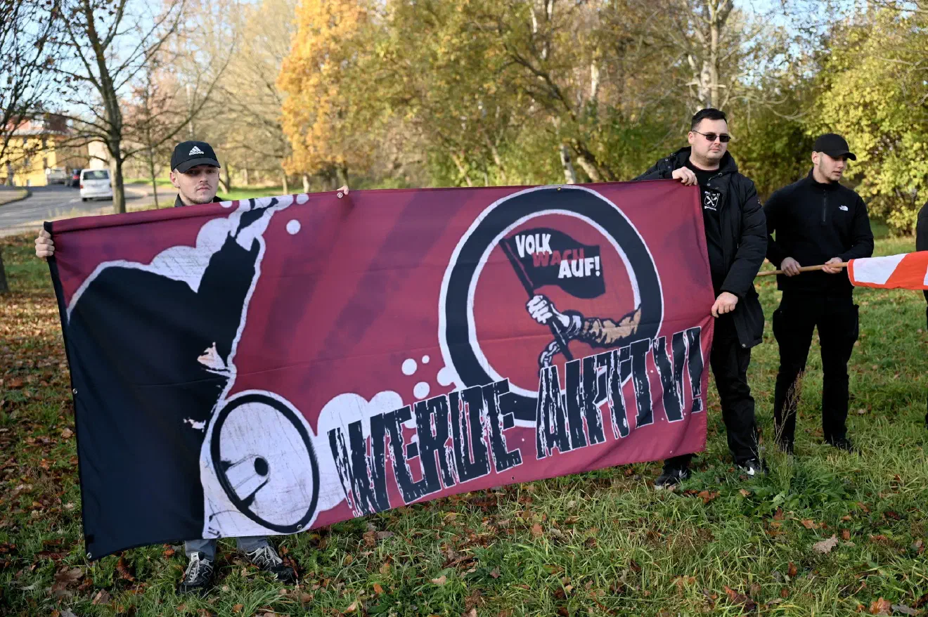 Vor Ort waren ebenfalls Neonazis aus Mecklenburg-Vorpommern. Darunter ebenfalls Mitglieder der"Jungen Nationalisten" (JN).
