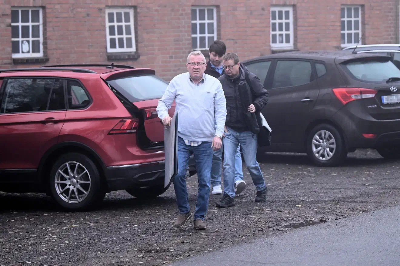 Als offizieller Beginn der Veranstaltung wurde 9:00 Uhr morgens veranschlagt. Ort und Zeit wurden zuvor in einer großen Bremer Tageszeitung mit einer Anzeige beworben. Auch Polizeikräfte waren vor Ort, welche die Veranstaltung gegen mögliche Störungen absichern sollten.