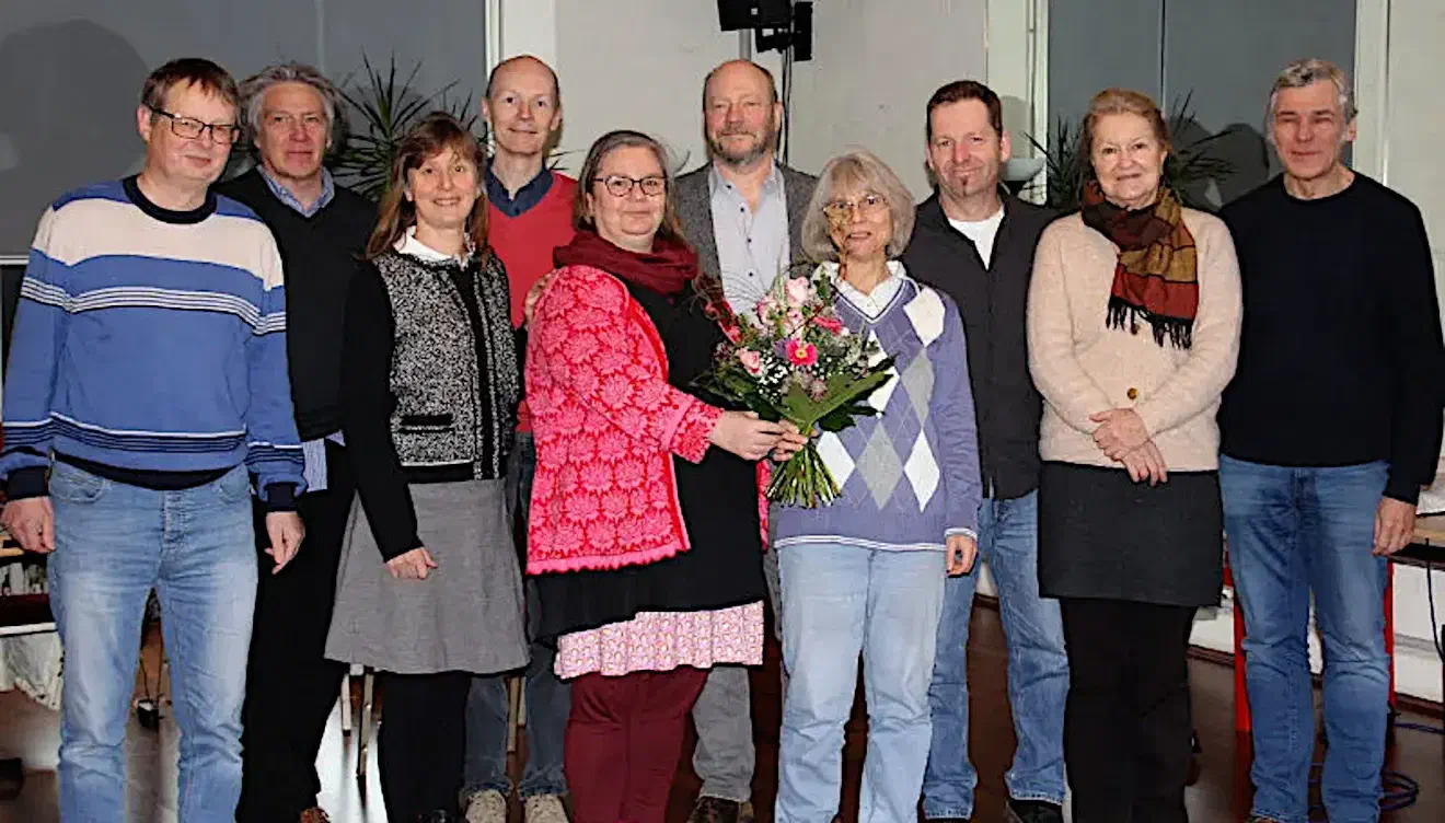 Wolfgang Wiencierz (hier links im Bild) ist in der Bremer Politik kein Unbekannter - so gehört er dem aktuellem Bremer Landesvorstand der Partei "Die Basis" an. Dies hinderte ihn allerdings nicht, sich an der Aufstellung von AfD-Kandidat*innen während eines AfD-Parteitages zu beteiligen.