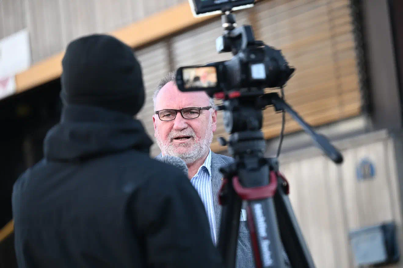 Brisant in diesem Zusammenhang ist auch eine Entscheidung des AfD-Bundeschiedsgerichtes vom 14. Januar 2023. In diesem teilte das AfD-Bundesschiedsgericht mit das ein PArteiausschlußverfahren gegen Heiner Löhmann nicht wirksam sei, da der Landesvorstand um Sergej Minich dazu nicht mehr berechtigt sei und nicht mehr den Landesvorstand der AfD im Bundesland Bremen stellen würden.