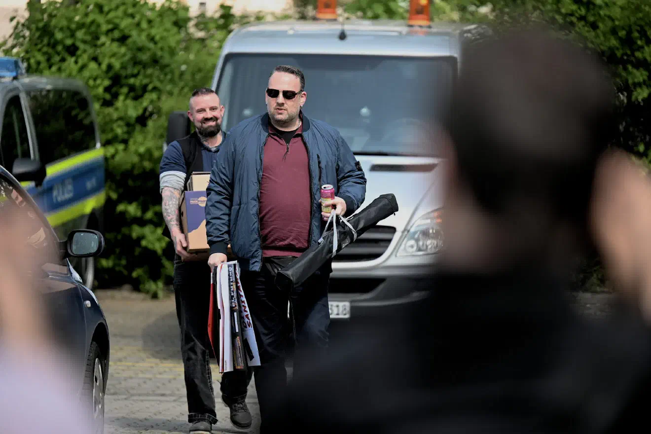 Die überwiegende Mehrheit der Teilnehmenden kam dabei, wie hier Claus Cremer, seines Zeichens Landesvorsitzender der NPD in Nordrhein-Westfalen, aus den Strukturen der NPD. Cremer ist darüber hinaus im NPD-Bundesvorstand zuständig für den Aufgabenbereich "Internationale Beziehungen".