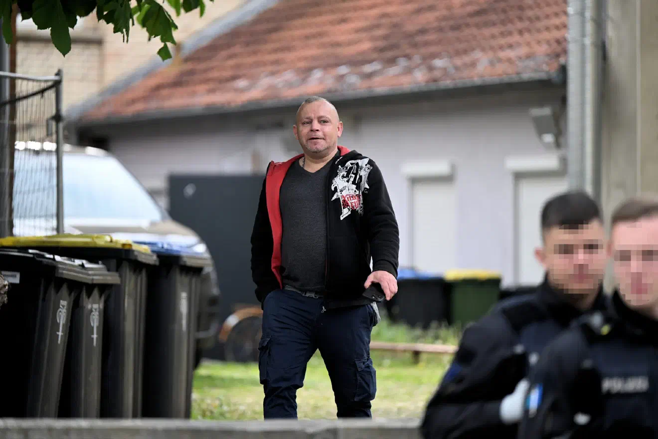Der thüringische NPD-Landesvorsitzende Patrick Wieschke, der die Räumlichkeiten im "Flieder Volkshaus" auch als Wahlbüro nutzt, war ebenfalls zugegen.
