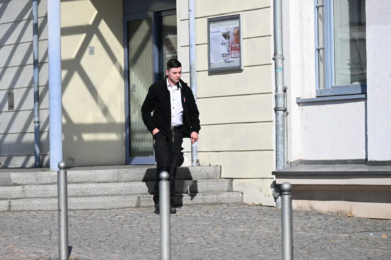 Nico Koal vom JN-Gebietsverband Mitte kandidierte darüber hinaus auch für einen Listenplatz bei der anstehenden Europawahl - letztlich landete Nico Koal auf dem zehnten Listenplatz. Seine Erfolgsaussichten dürften damit recht eingeschränkt sein.