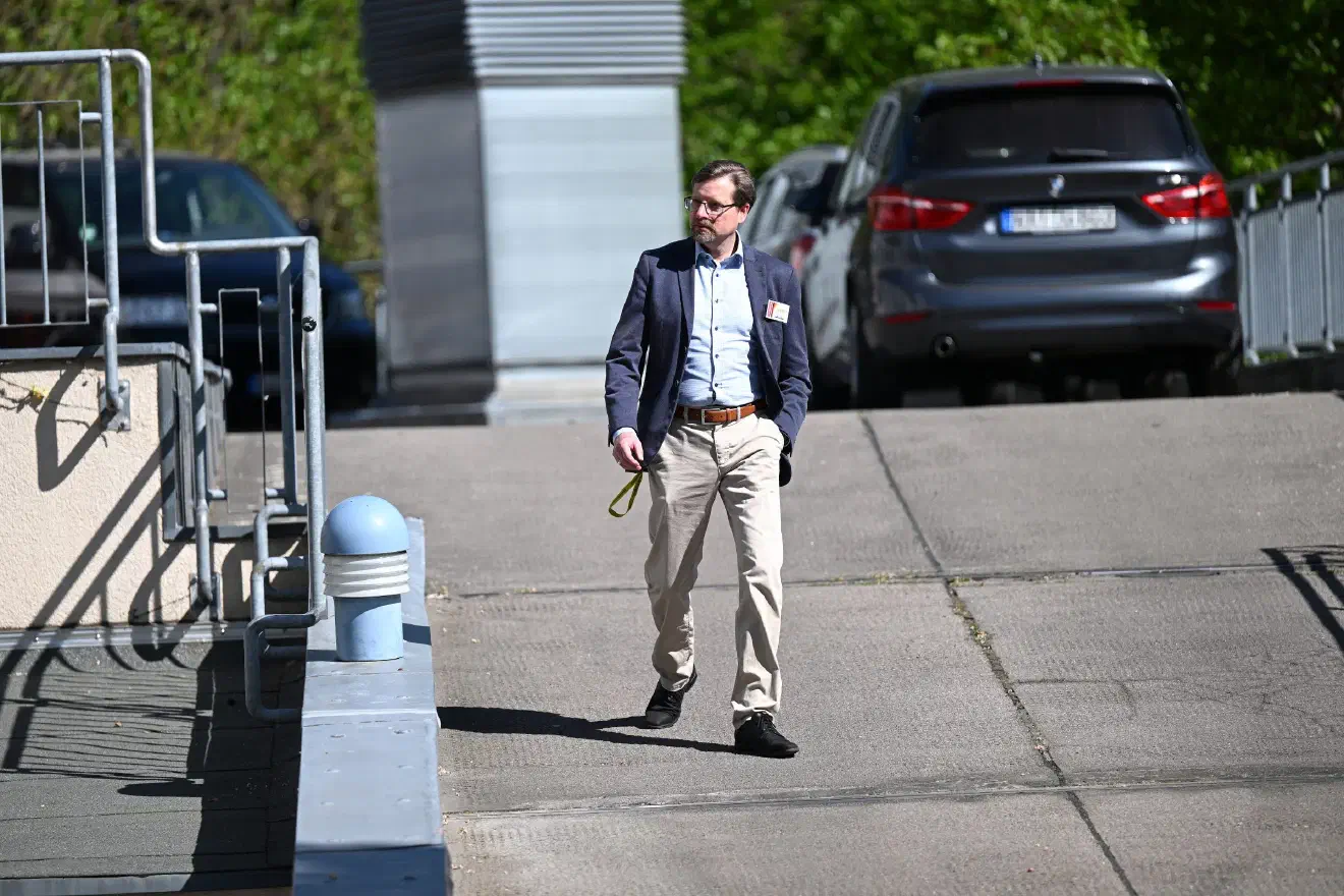 Peter Schreiber vom "Deutsche Stimme Verlag" aug dem Parteitag. Schreiber gehörte in den vergangenen Monaten zu einem der umtriebigsten VErfechter der Umbenennung und zu den Initiatoren des sogenannten "DS-Netzwerktags" - einer Vernetzungsveranstaltung der extremen Rechten.