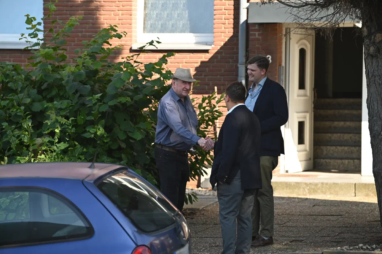 Nils Hartwig (rechts) ist stellvertretender Landesvorsitzender der JA in NRW.