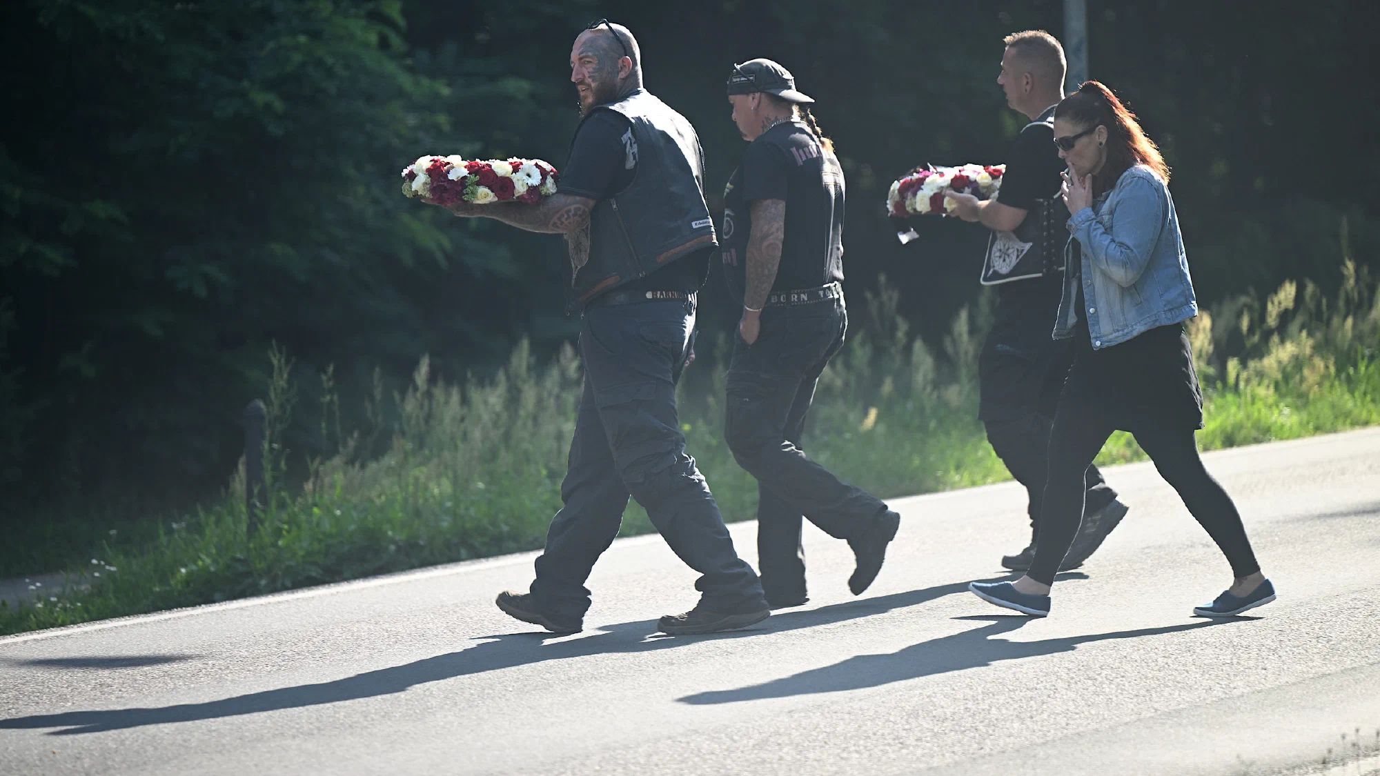 Rechtsrock zu Grabe tragen - Beerdigung eines Rechtsrockers in Beeskow