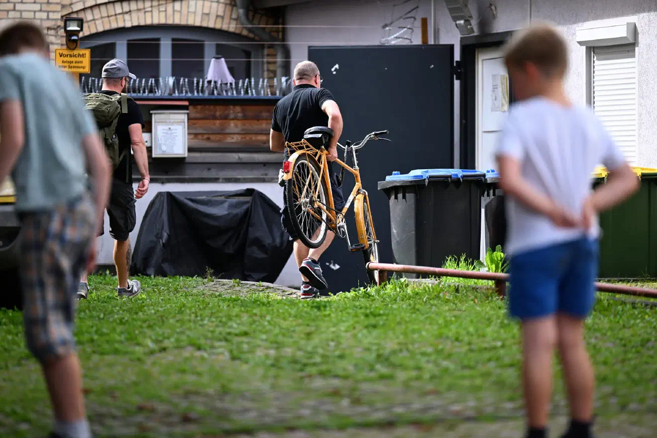 Inhaltlich drehte sich der Vortrag von Sebastian Schmidtke um vermeintlich militante Strukturen einer von ihm ausgemachten linken Szene. Mit dieser Veranstaltungsreihe tourt der langjährige Neonazi bereits seit Monaten durch die Republik.