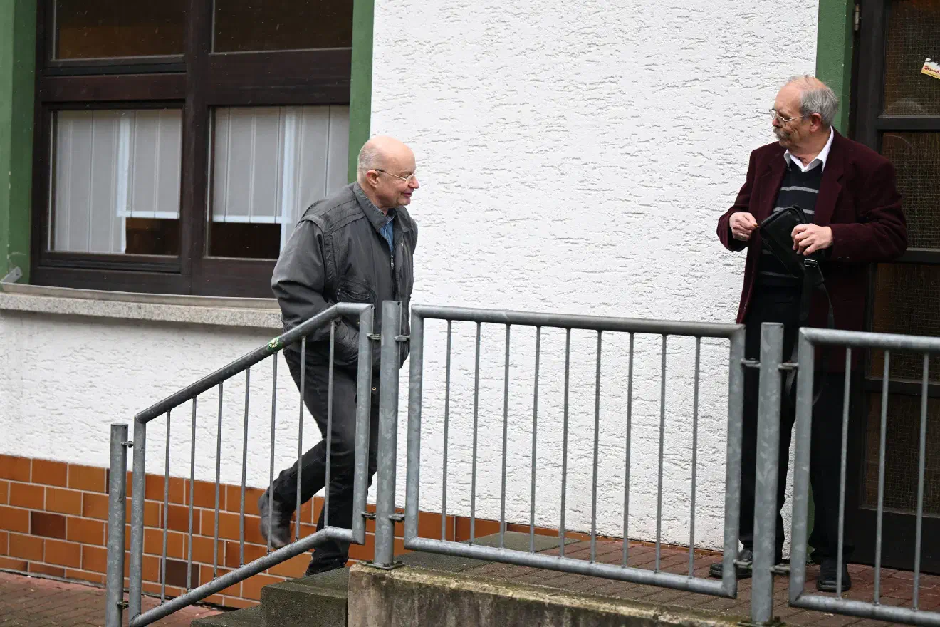 Aber auch aus anderen Bundesländern reisten Personen an. So wie hier ein langjähriger Parteispender aus Mecklenburg-Vorpommern, welcher der Partei in den letzten Jahren nach Eigenangaben einen sechstelligen Betrag gespendet habe. 