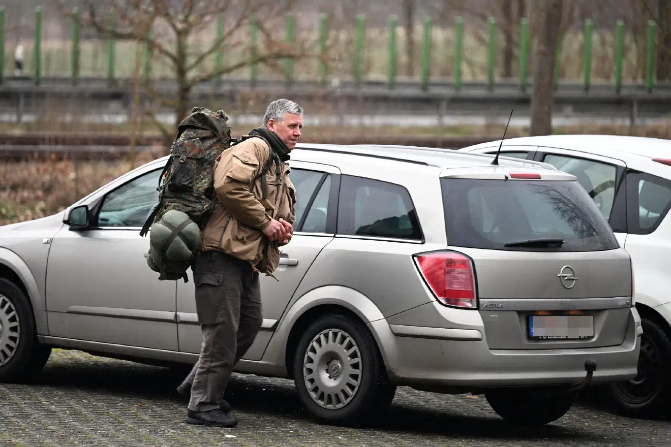 Jagsch reiste unter anderem gemeinsam mit dem angekündigten Liedermacher Frank Rennickte (Bild) zur Veranstaltung in Biskirchen.
