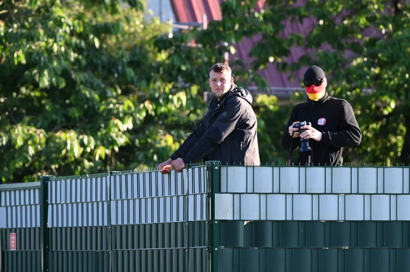 Die JN agiert dabei als Elite- und Nachwuchsschmiede im vorpolitischen Raum. In internen Schulungen und durch paramilitärisch anmutenden Drill sollen zukünftige Kader herausgebildet werden.