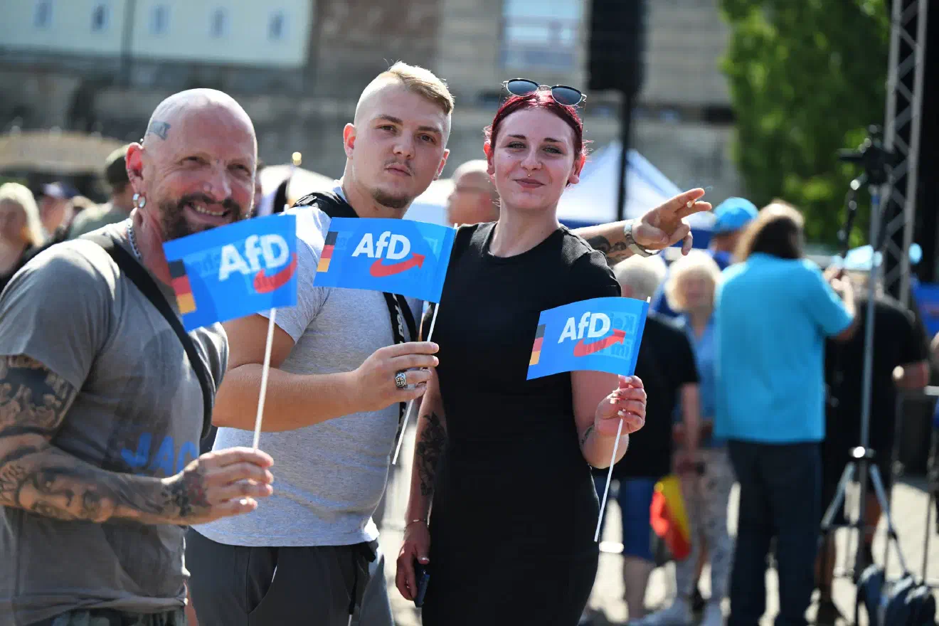 Auffällig war die hohe Beteiligung von Personen, die dem neofaschistischen Vorfeld der AfD oder auch der militanten Neonaziszene zugerechnet werden konnten.