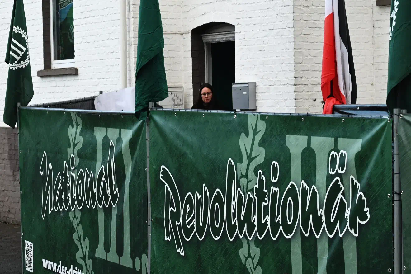 Da sich das Betretungsverbot nur auf die Räume der Partei erstreckte, unternahmen Funktionäre des III. Wegs den Versuch, das Konzert von einem Caravan Stellplatz aus stattfinden zu lassen. Das Scheiterte aber an der Reichweite der Funkmikrophone.