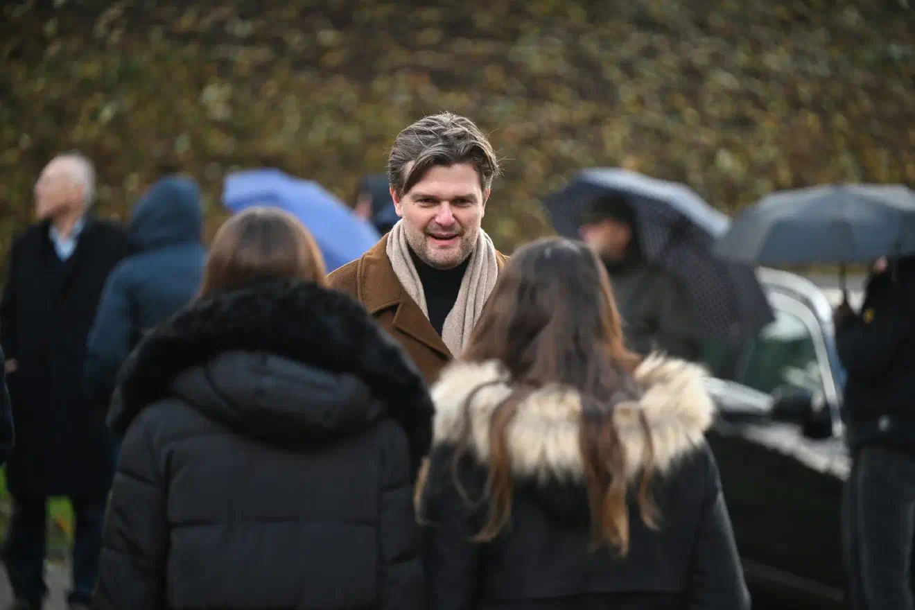 Die Anreise wurde augenscheinlich unter anderem durch das JA-Bundesvorstandsmitglied Nils Hartwig koordiniert. Hartwig selbst wird von Beobachter:innen aus Nordrhein-Westfalen der Identitären Bewegung zugerechnet.